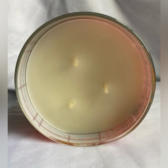 BATH & Body Works Christmas Cider 3 Wick Candle, Essential Oils, White Barn - Picture 3 of 4